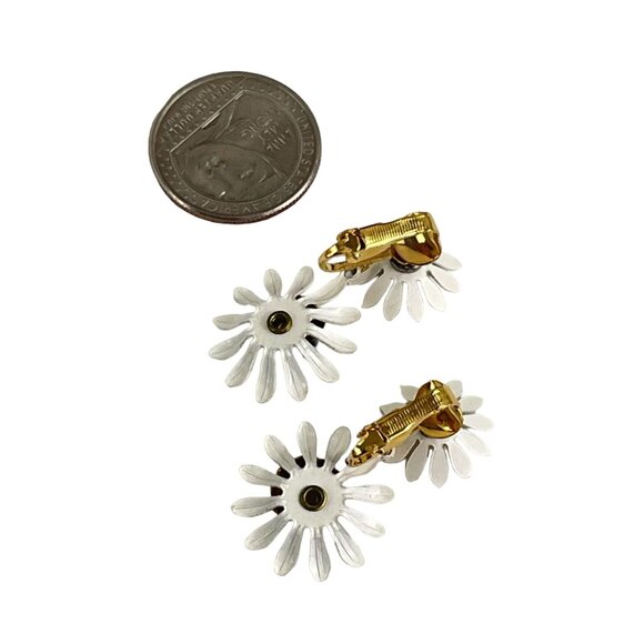Vintage Daisy Flower Clip-On Earrings White & Yellow Retro Style For Women - Picture 8 of 8